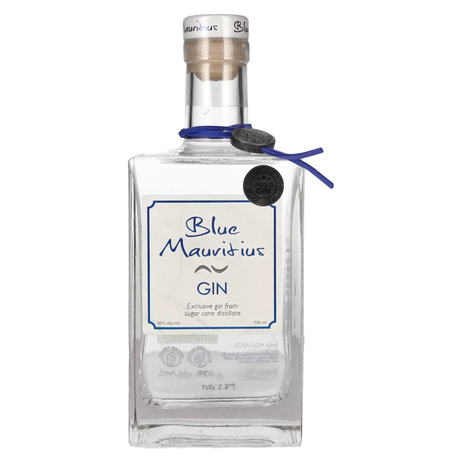 58ee7d64129b466f702e7a87db49cd51cd88ef3654867eb44a430a60c69ba007.jpg Blue Mauritius Gin 40% Vol. 0,7l - Image 1