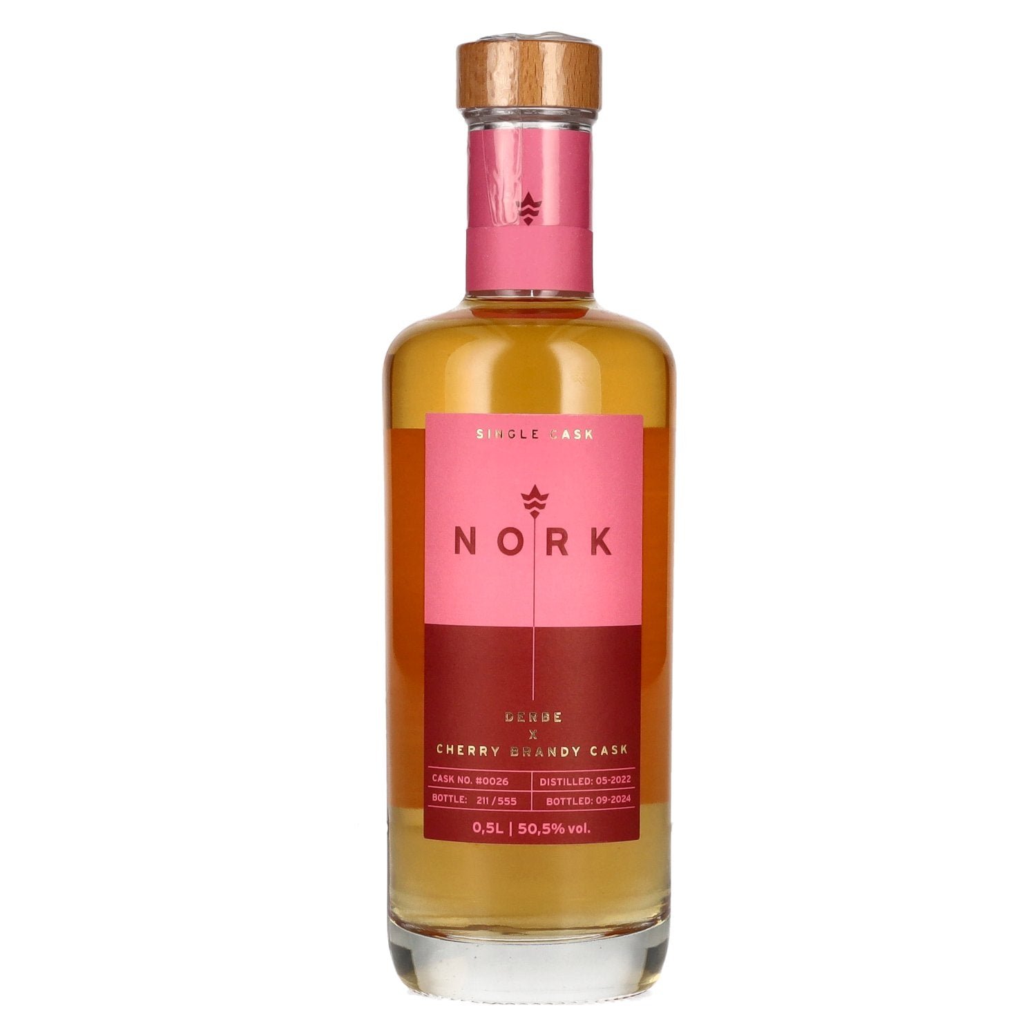 bc96372be54510ff7b0c48d56cb78694fab8a8ab4761236e52f2469390588255.jpg Nork Derbe x Cherry Brandy Single Cask 50,5% Vol. 0,5l - Image 1